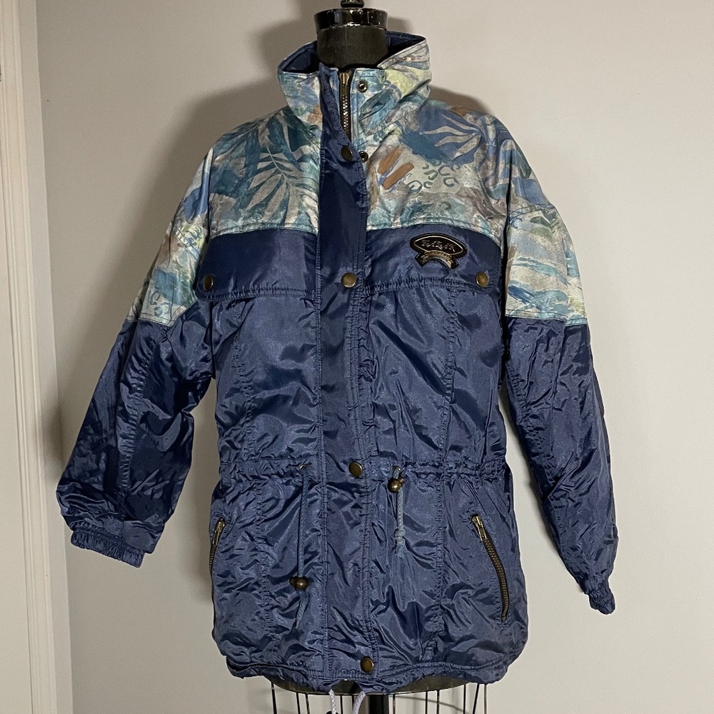 CHILDRENS SNOW SUIT size M **including snow pants Med